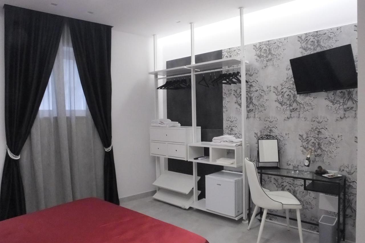 Prestige House Hotel Salerno Bagian luar foto